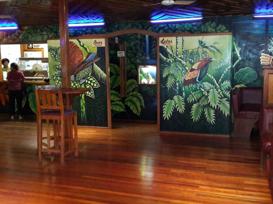 Alotau's best bar景点图片