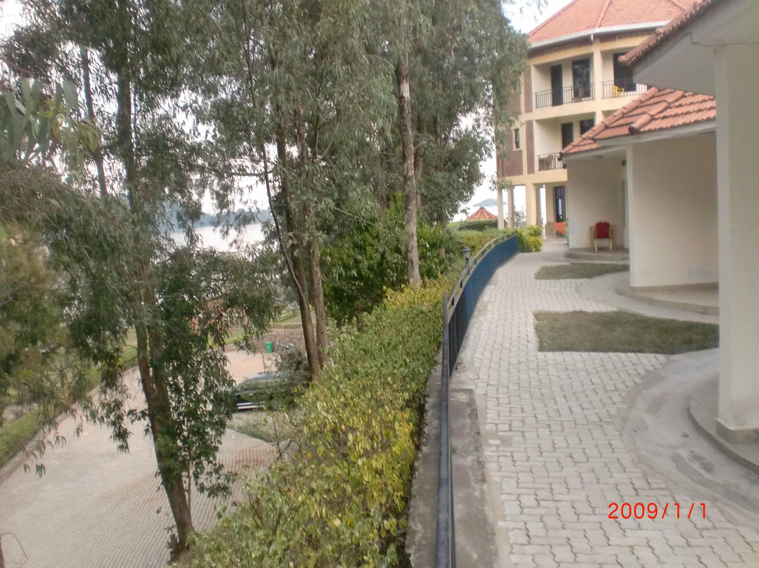 Holiday Hotel