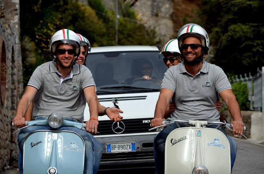 NapolinVespa Tour-那不勒斯必去景点