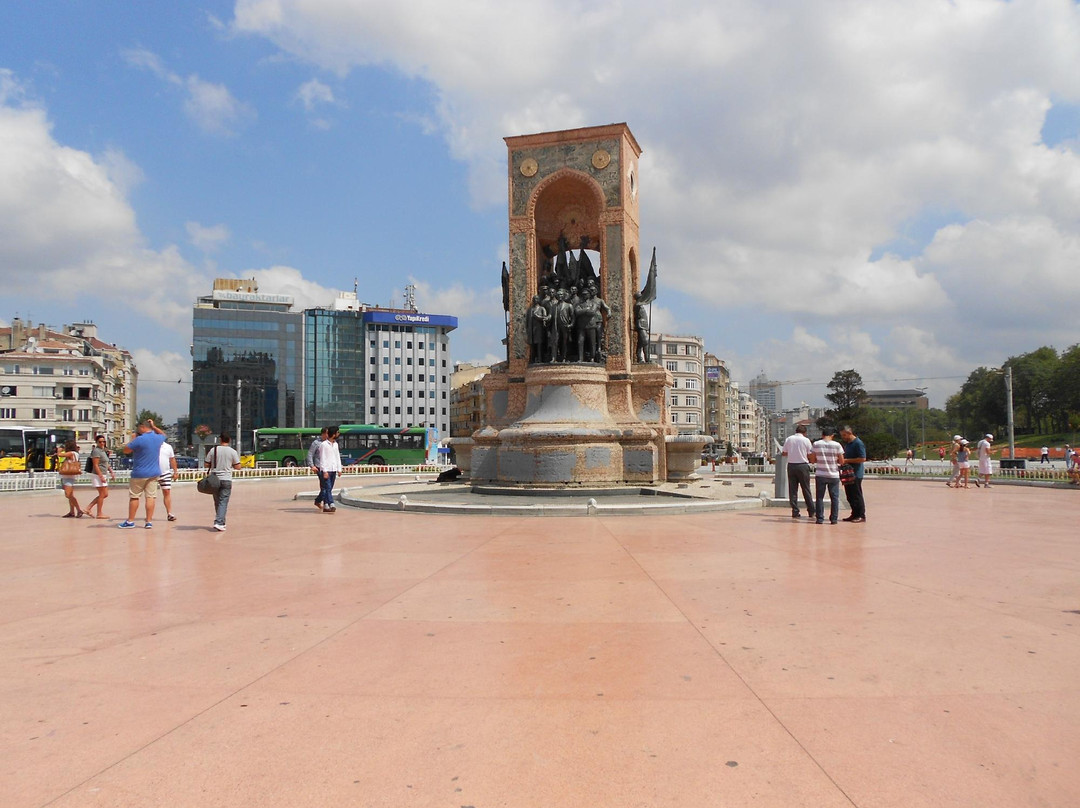 塔克西姆广场-伊斯坦布尔必去景点