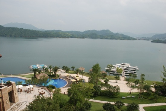 千岛湖滨江希尔顿酒店主图