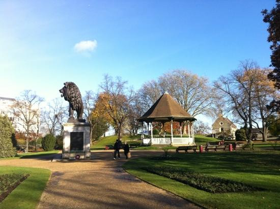 Forbury Gardens-雷丁必去景点