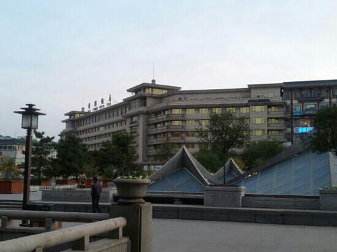 西安钟楼饭店主图