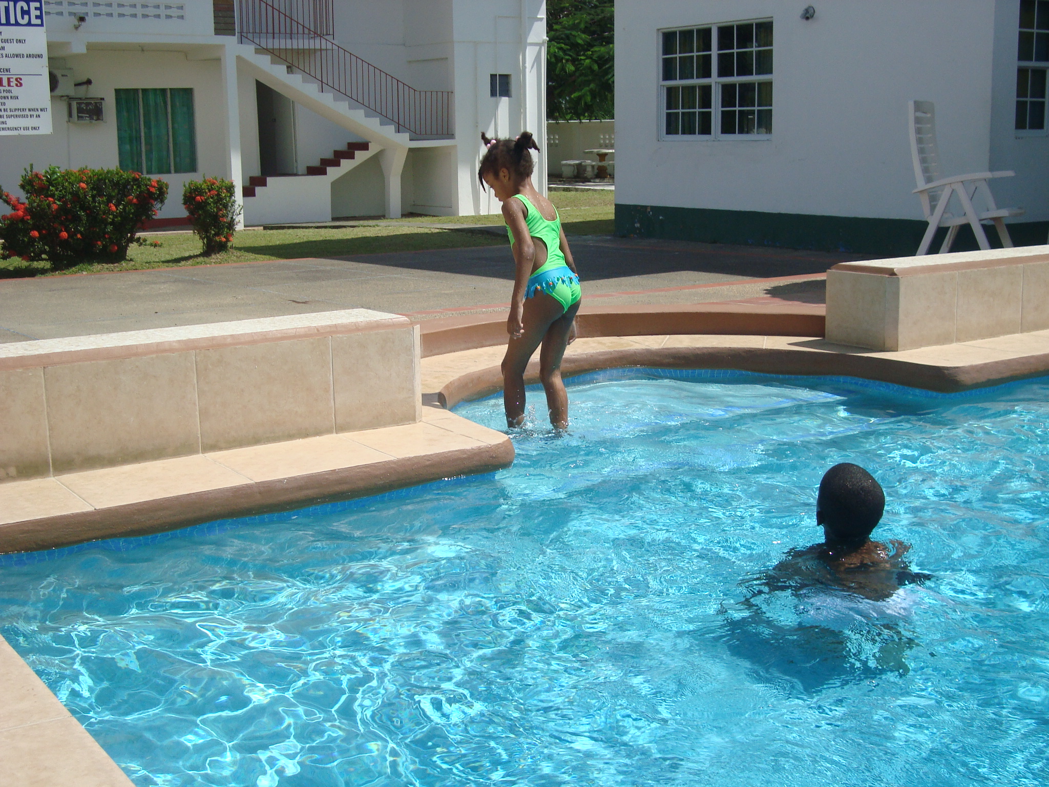 Coral Reef Guest House-泳池