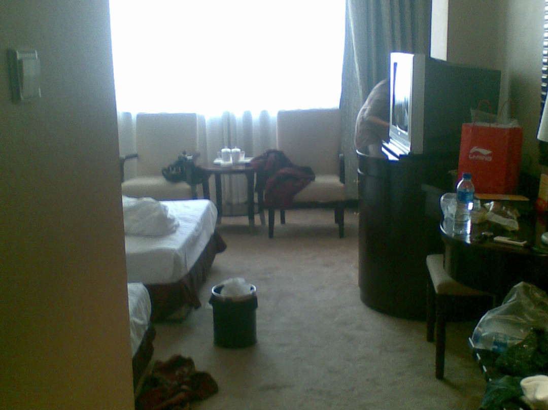 鸿瑞大酒店主图