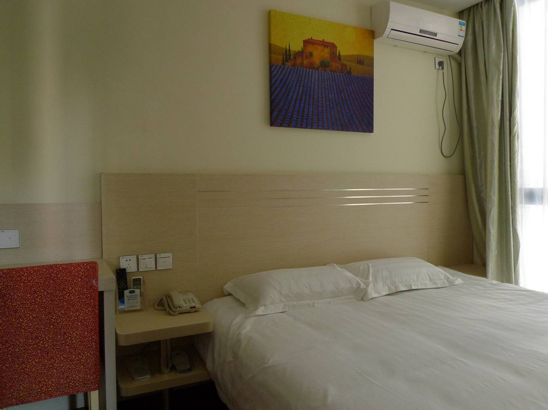 西安汉庭边家村十字酒店主图