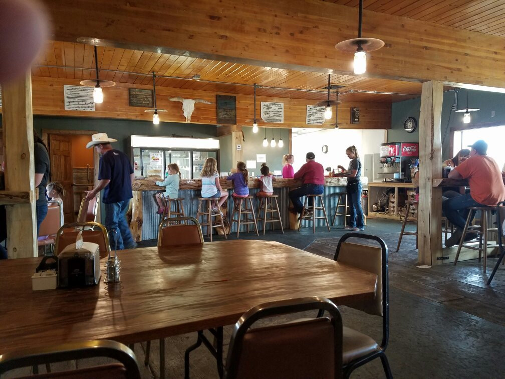 Martinsdale餐馆和美食-Loco Creek Grill