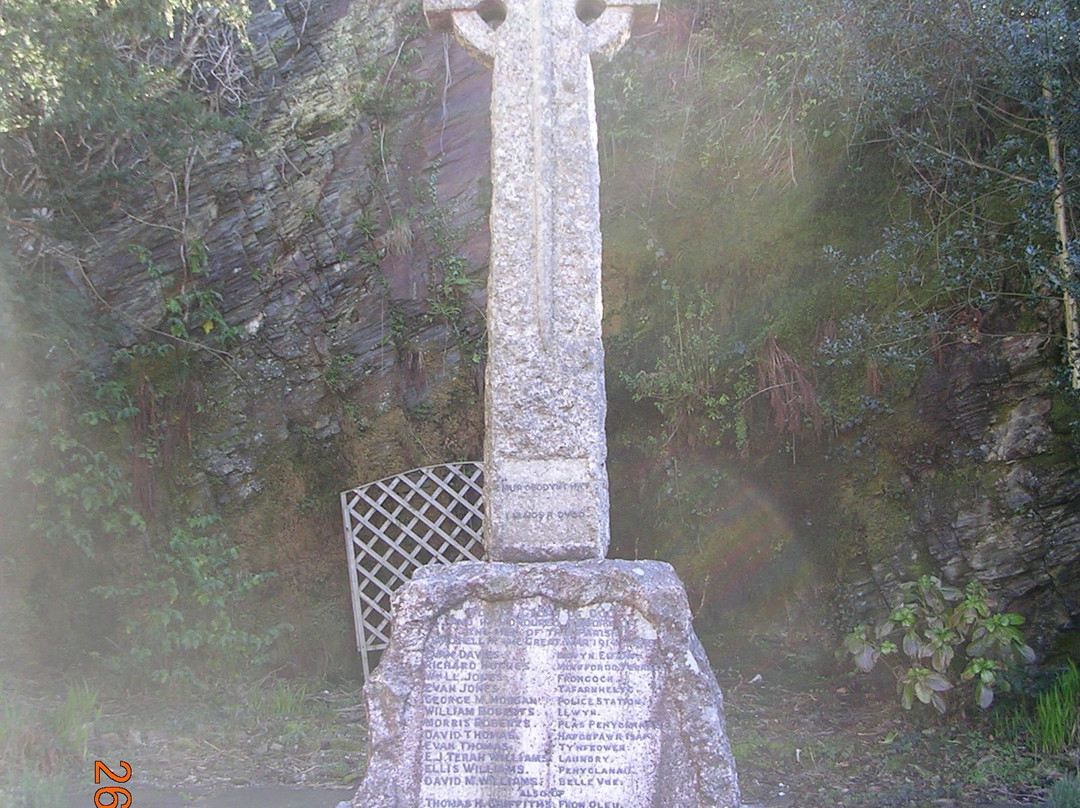 Maentwrog War Memorial景点图片
