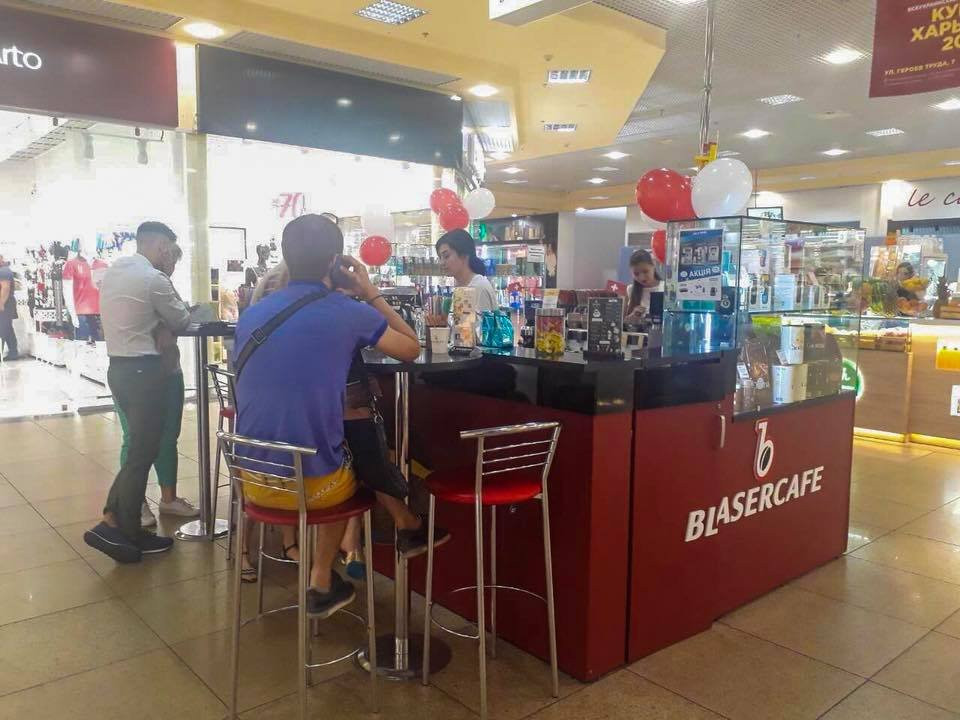 Staryi Saltiv餐馆和美食-Blasercafe / Dim Kavy