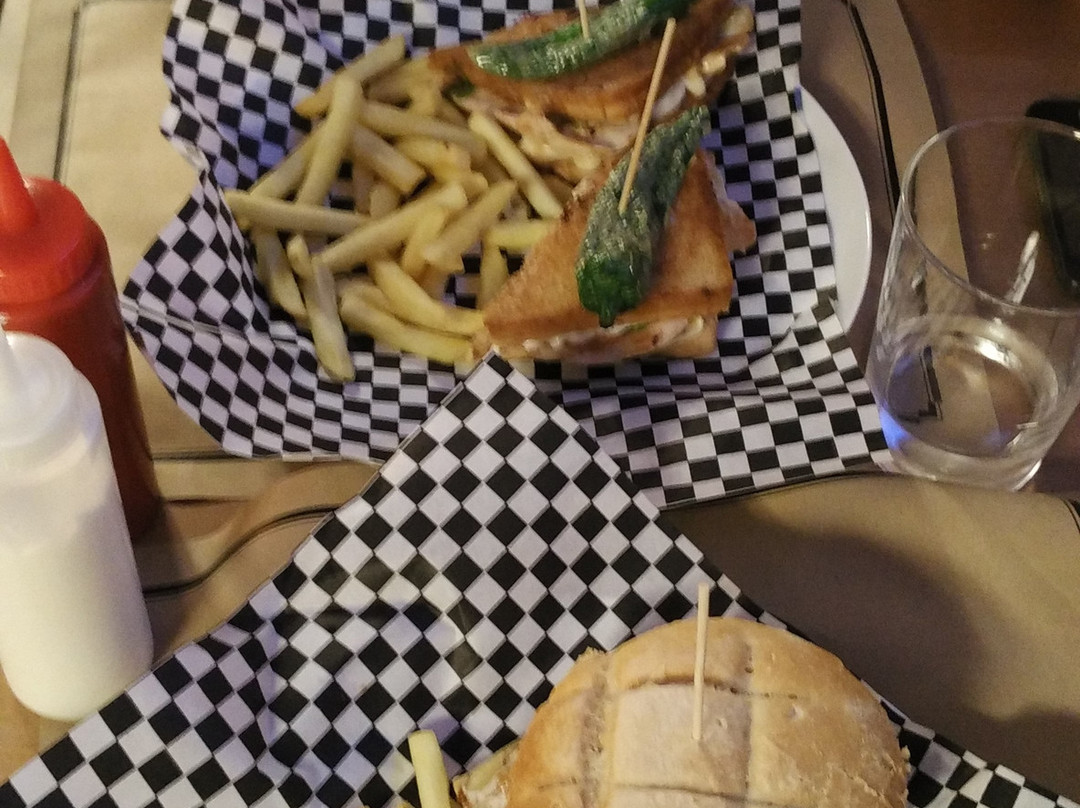 Guriezo餐馆和美食-Cervecería mustang