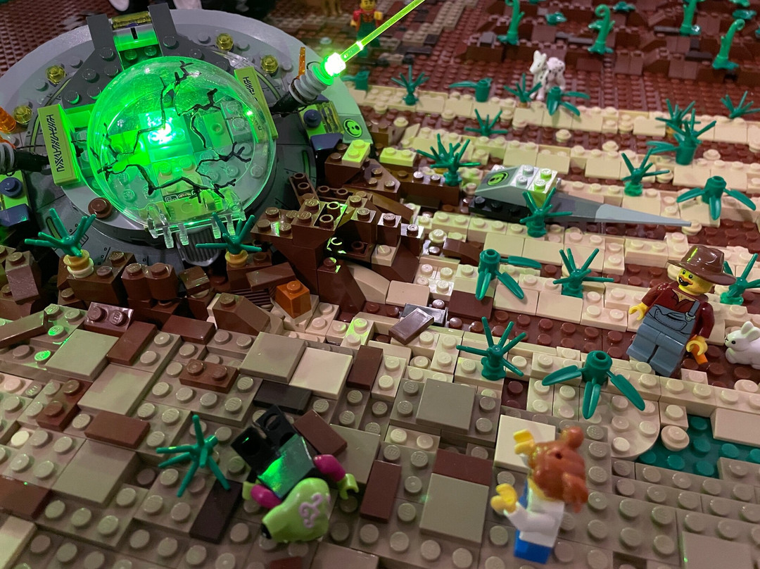 Bricktown: Alien Attack