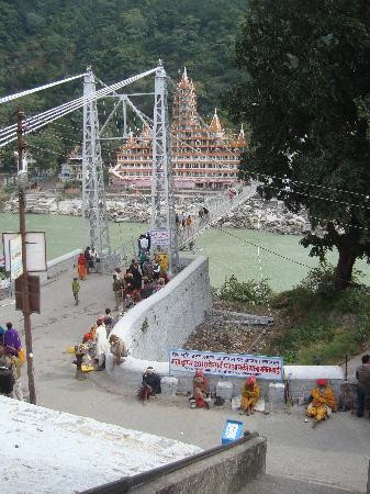 Lakshman Jhula Bridge景点图片