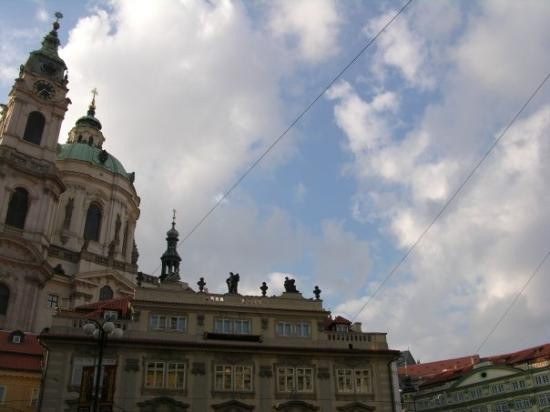 圣尼古拉教堂(Chram svateho Mikulase)-布拉格必去景点