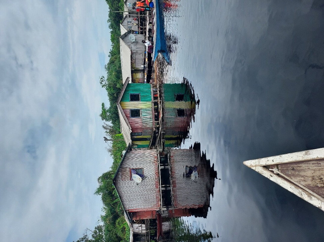 Nzulezo Stilt Village Tour景点图片