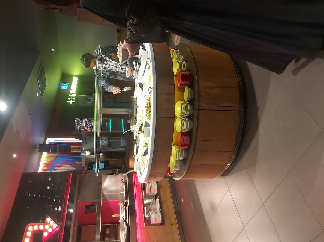 White Rose Shopping Centre-利兹必去景点