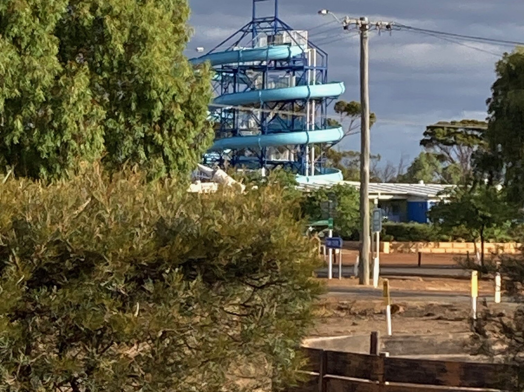 Aquatic Centre and Waterslide景点图片