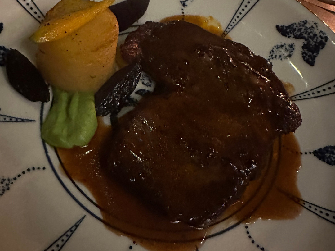 努沙杜瓦餐馆和美食-Peseta Restaurant