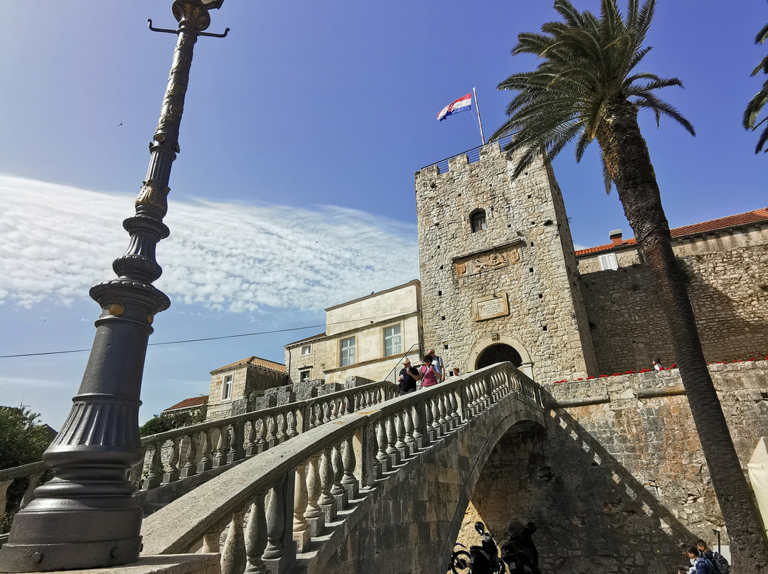 Gradska Vrata (portão Da Terra)