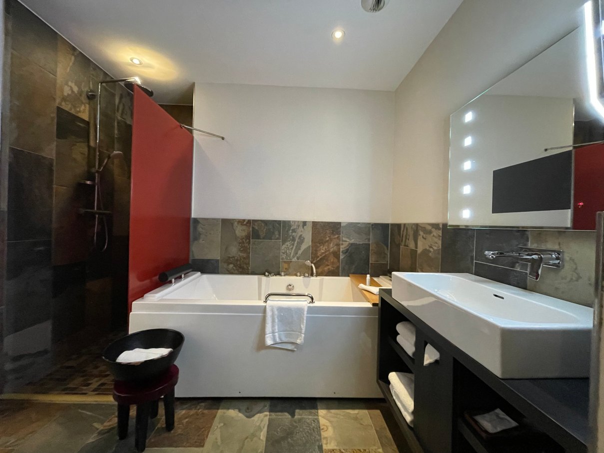 鹿特丹港湾希尔顿格芮精选酒店-浴室