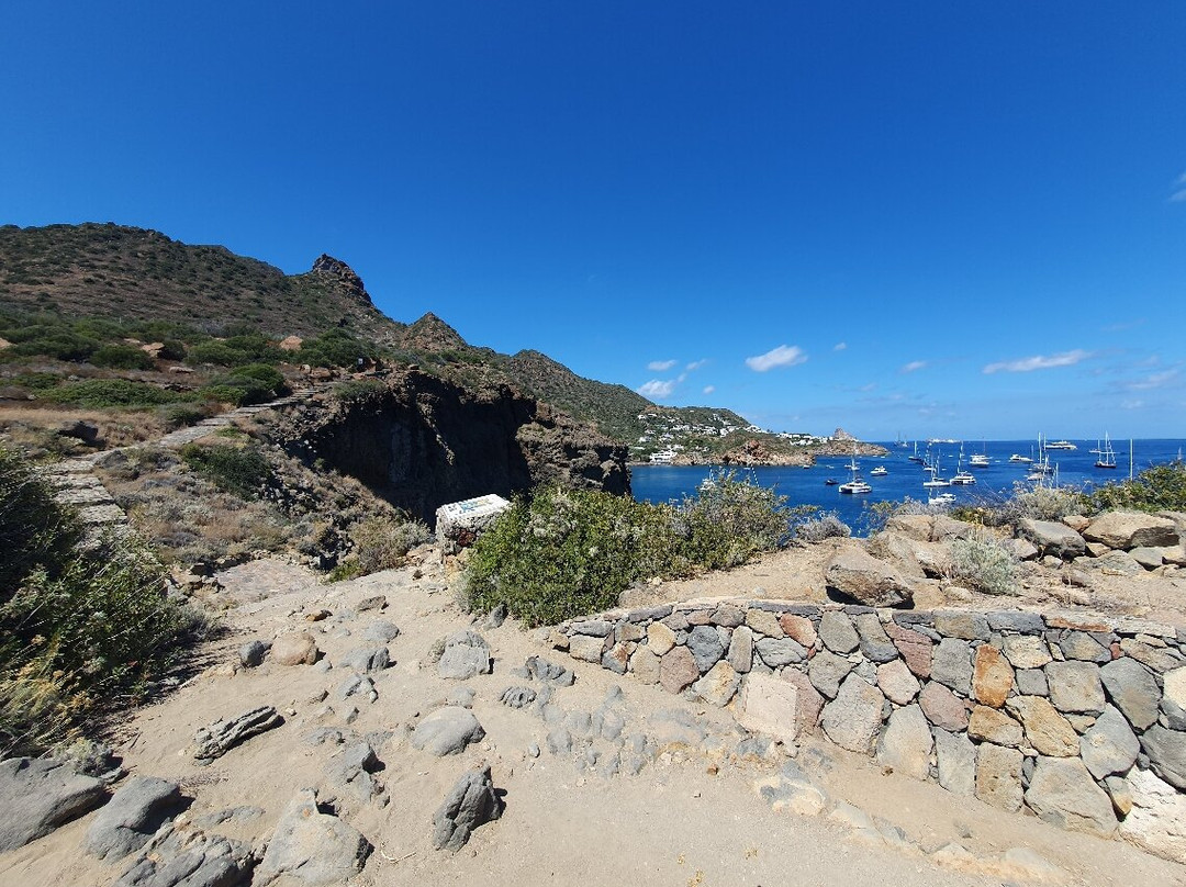 Cala degli Zimmari Villaggio preistorico景点图片