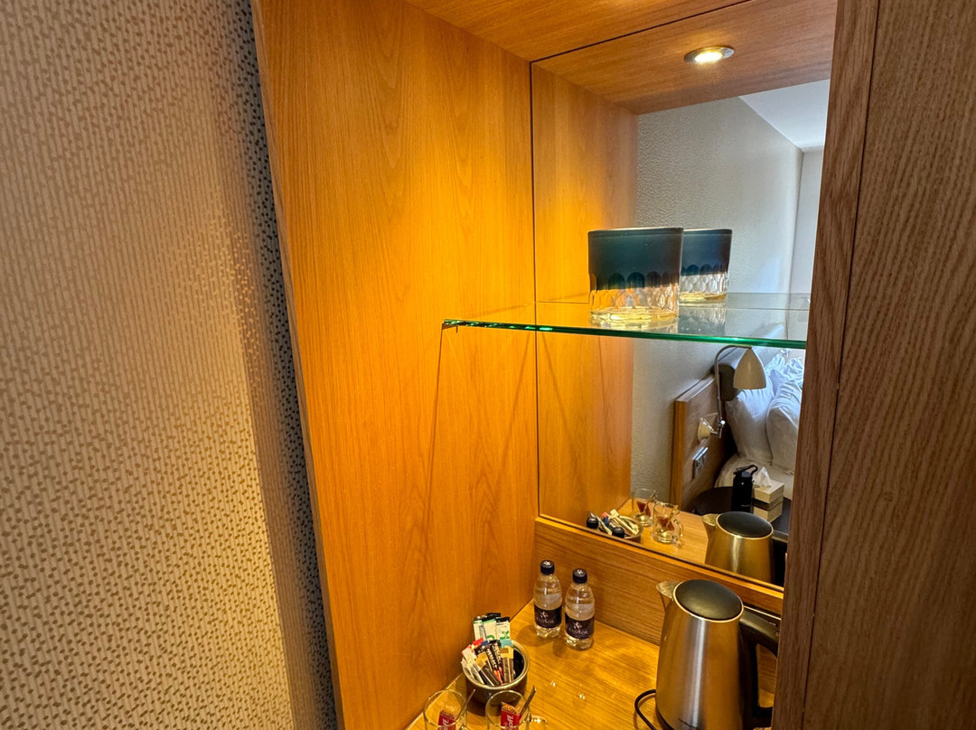 兰花酒店主图