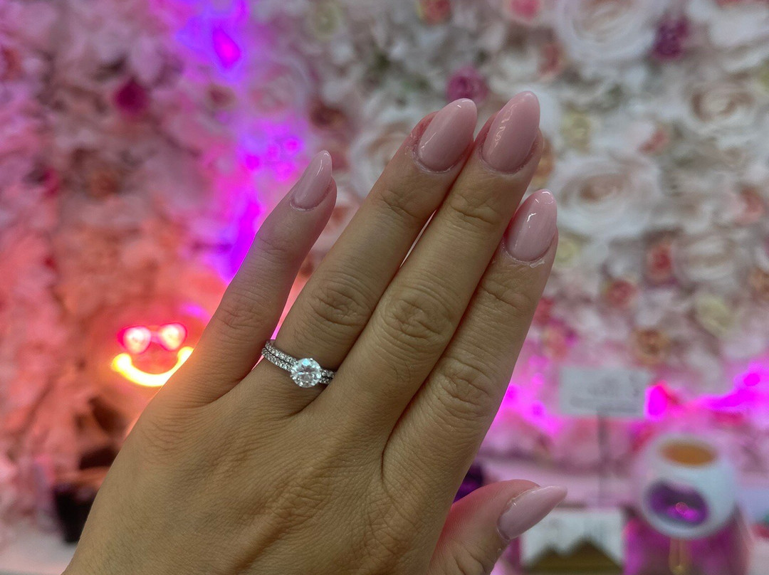 Milos Nails-Adamantas必去景点