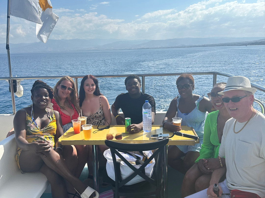 Chris Excursions-帕福斯必去景点