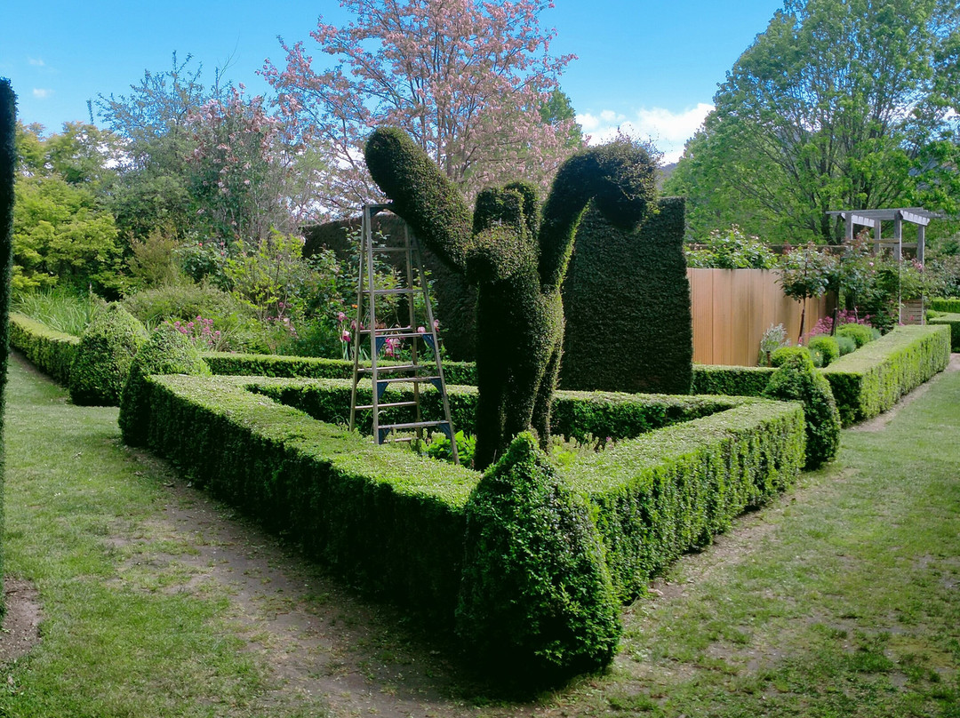 High Country Gardens, Gallery and Maze-Goughs Bay必去景点