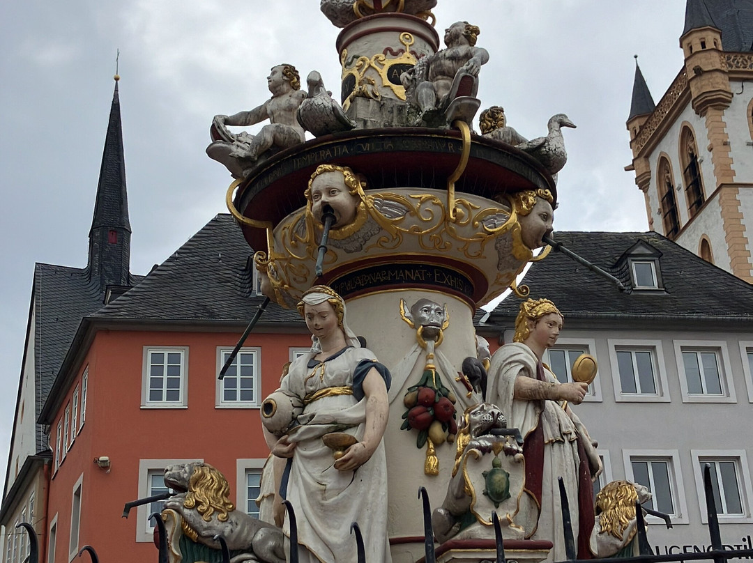 Petrusbrunnen-特里尔必去景点