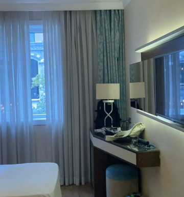 大雅乌兹酒店主图