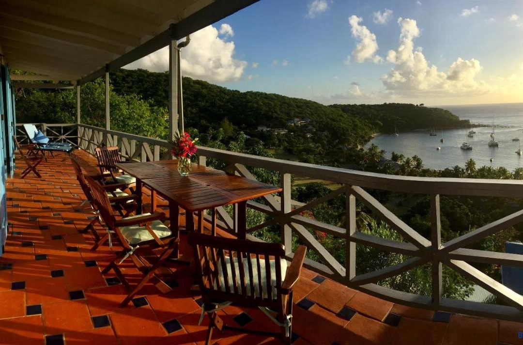 Blue Moon Antigua主图