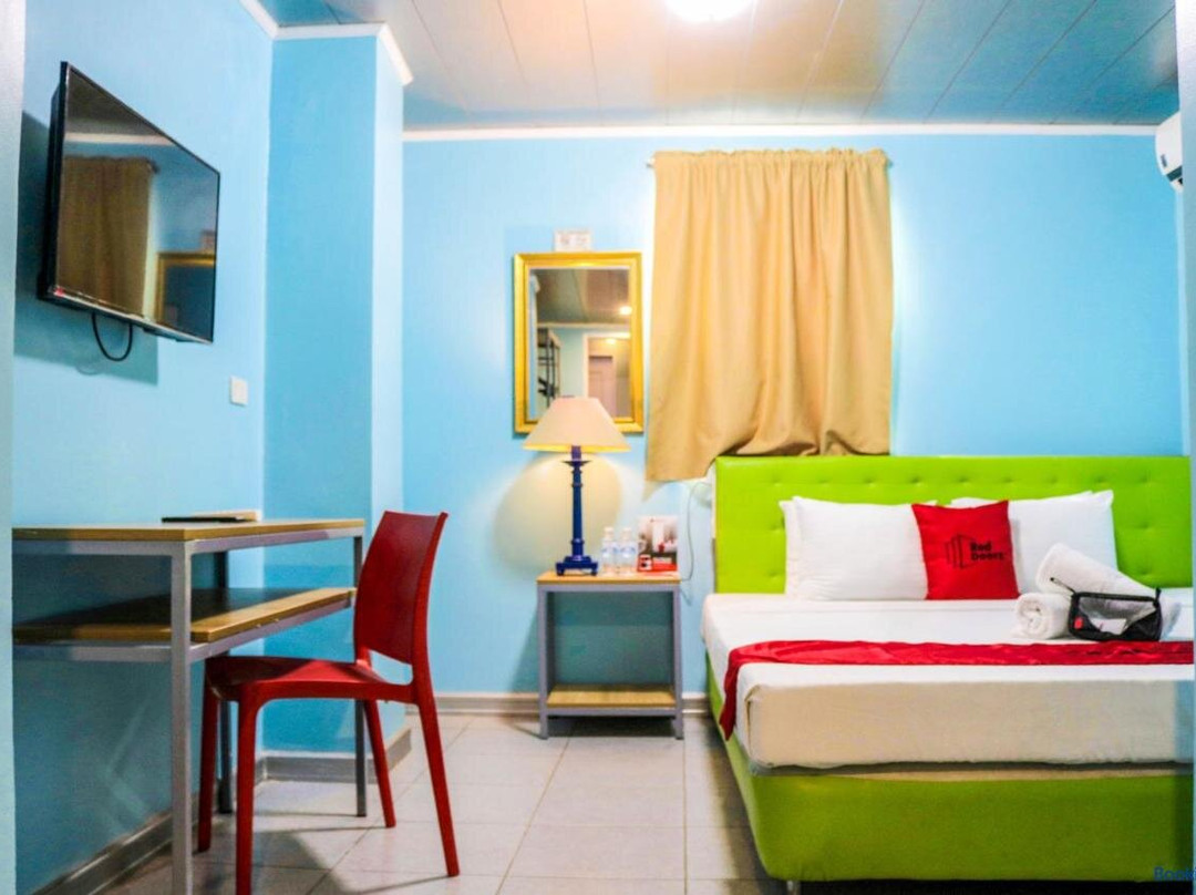 RedDoorz Plus near UV Mandaue Cebu