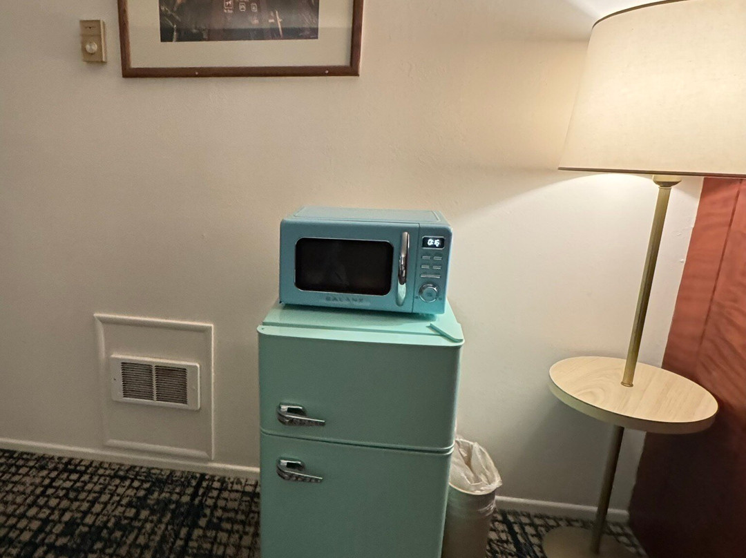 Curly Redwood Lodge主图