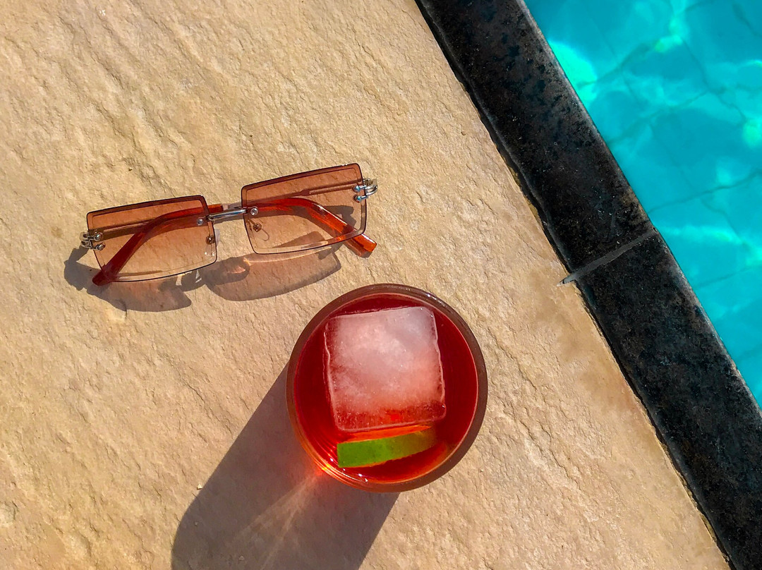 Sunset Beach Hotel主图