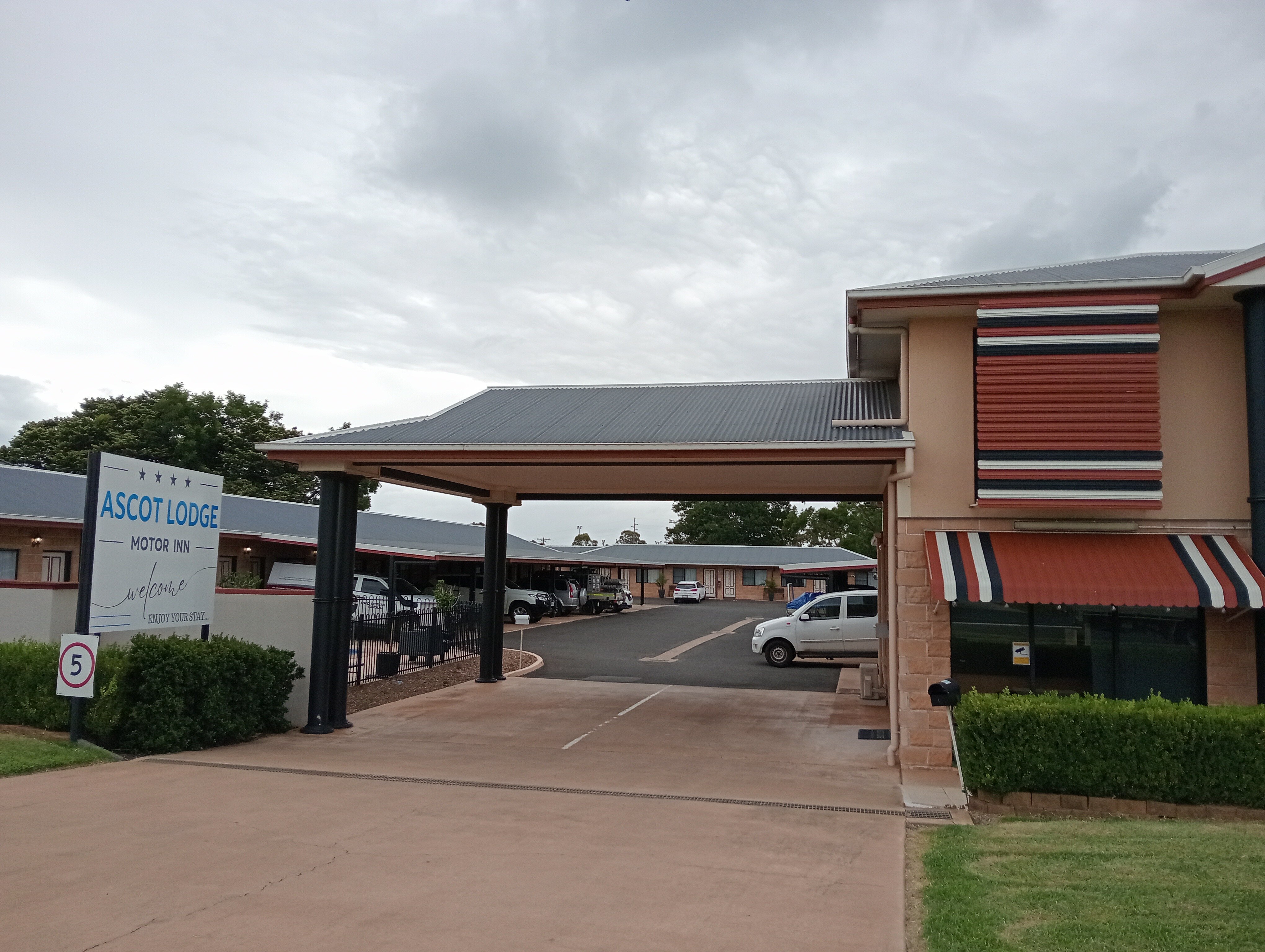 Ascot Lodge Motor Inn Kingaroy-浴室