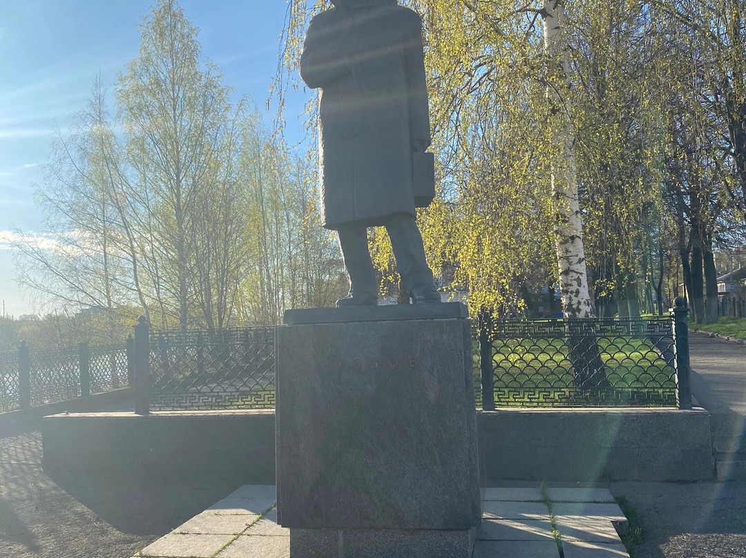 Monument to Rubtsov景点图片