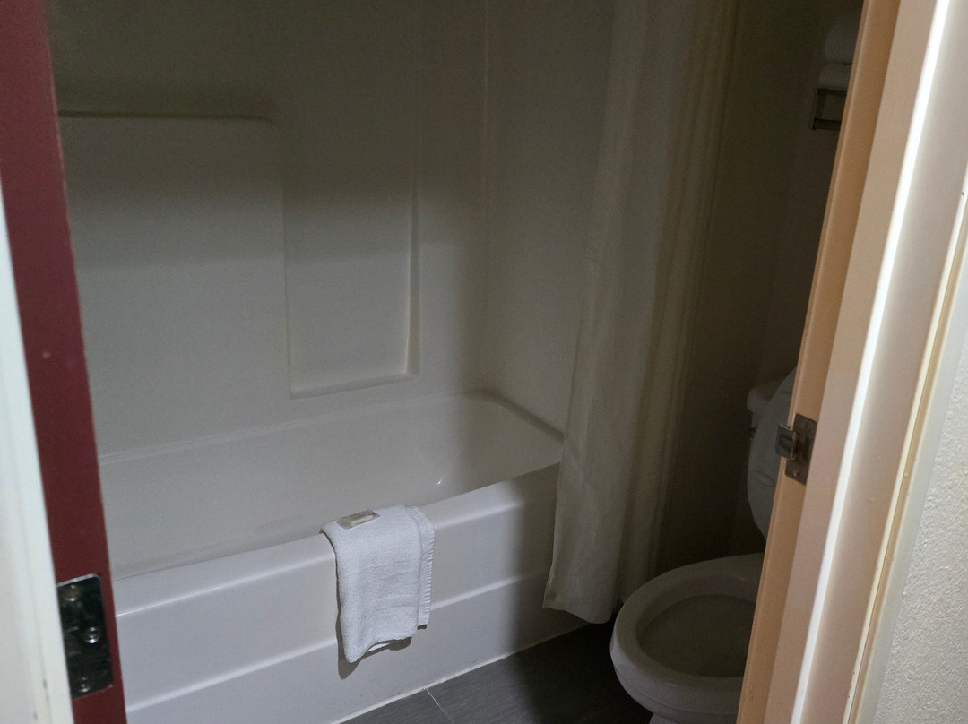 Howard Johnson by Wyndham Scott Lafayette主图