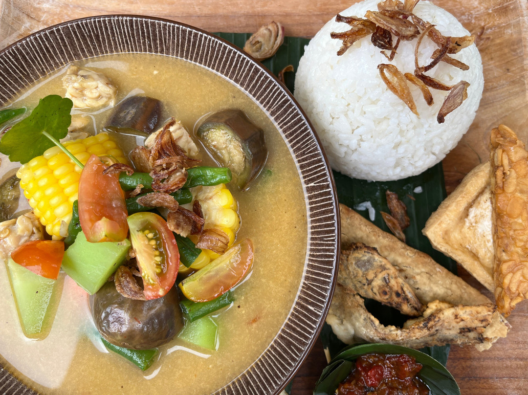 Ayom Java Village Solo主图