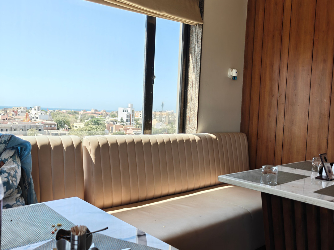 Hotel The Grand Ladhukara主图