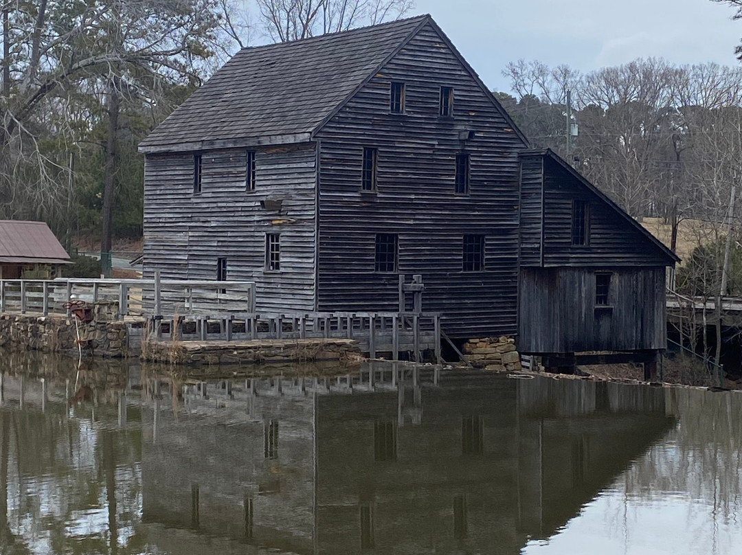 Historic Yates Mill County Park景点图片