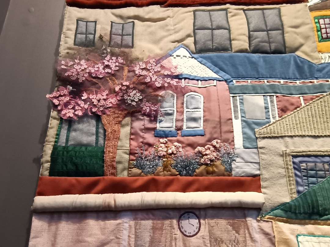 Yarns Artwork in Silk-德洛兰恩必去景点