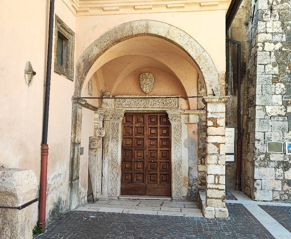 Basilica di San Cesidio e Rufino-Trasacco必去景点