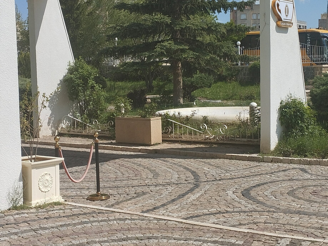 International Hotel Laleh Sarein主图