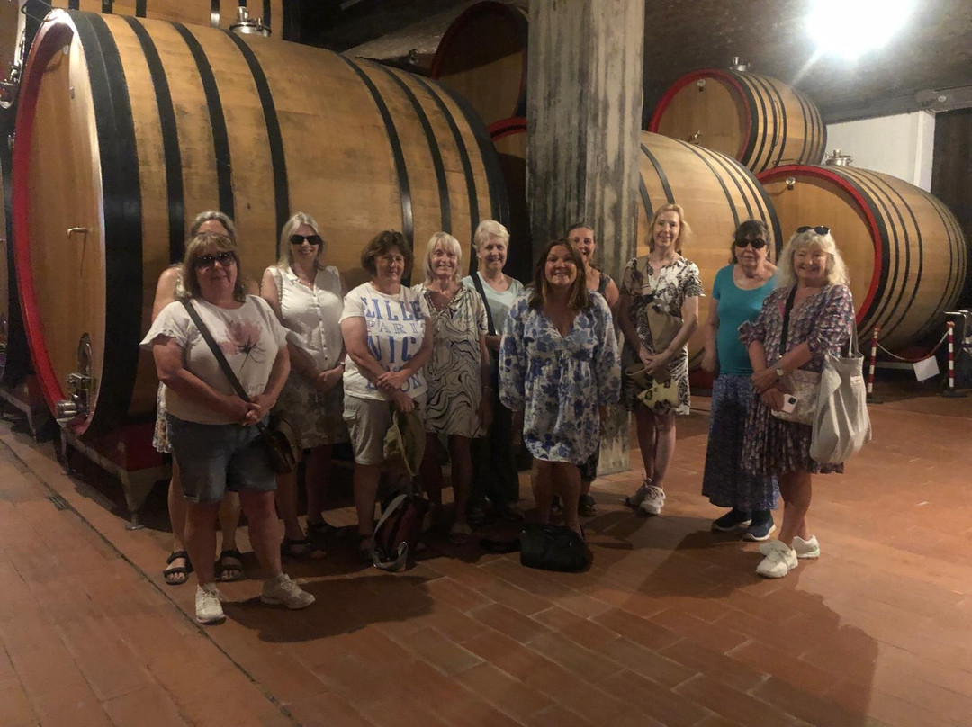 Milan Oltrepo Pavese Vineyards Grape Stomping and Wine Tasting-Robecco Pavese必去景点