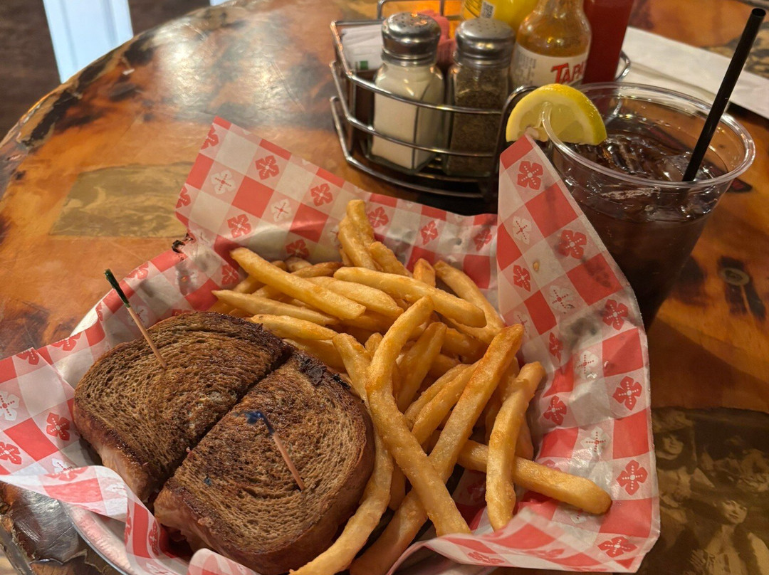 Big Nose Kate's Saloon-墓碑镇必去景点