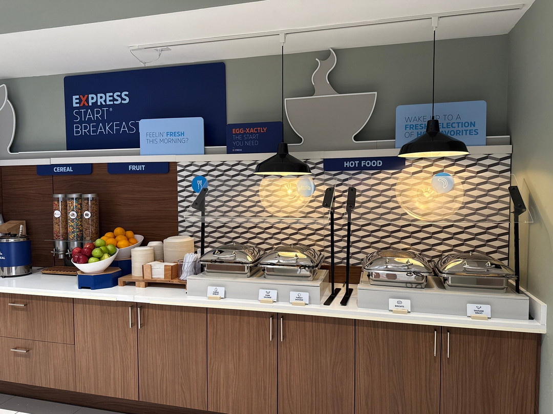 Holiday Inn Express & Suites Albuquerque East by IHG主图