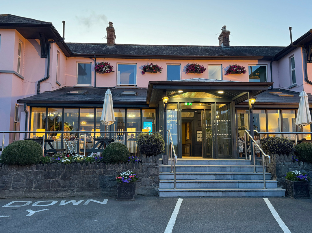 The Lakeside Hotel and Leisure Centre主图