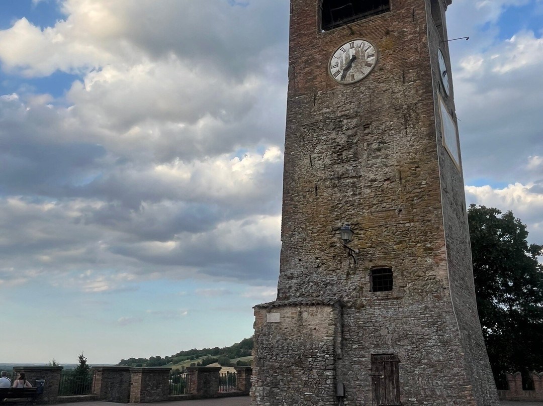 Piazza della Dama-Castelvetro di Modena必去景点