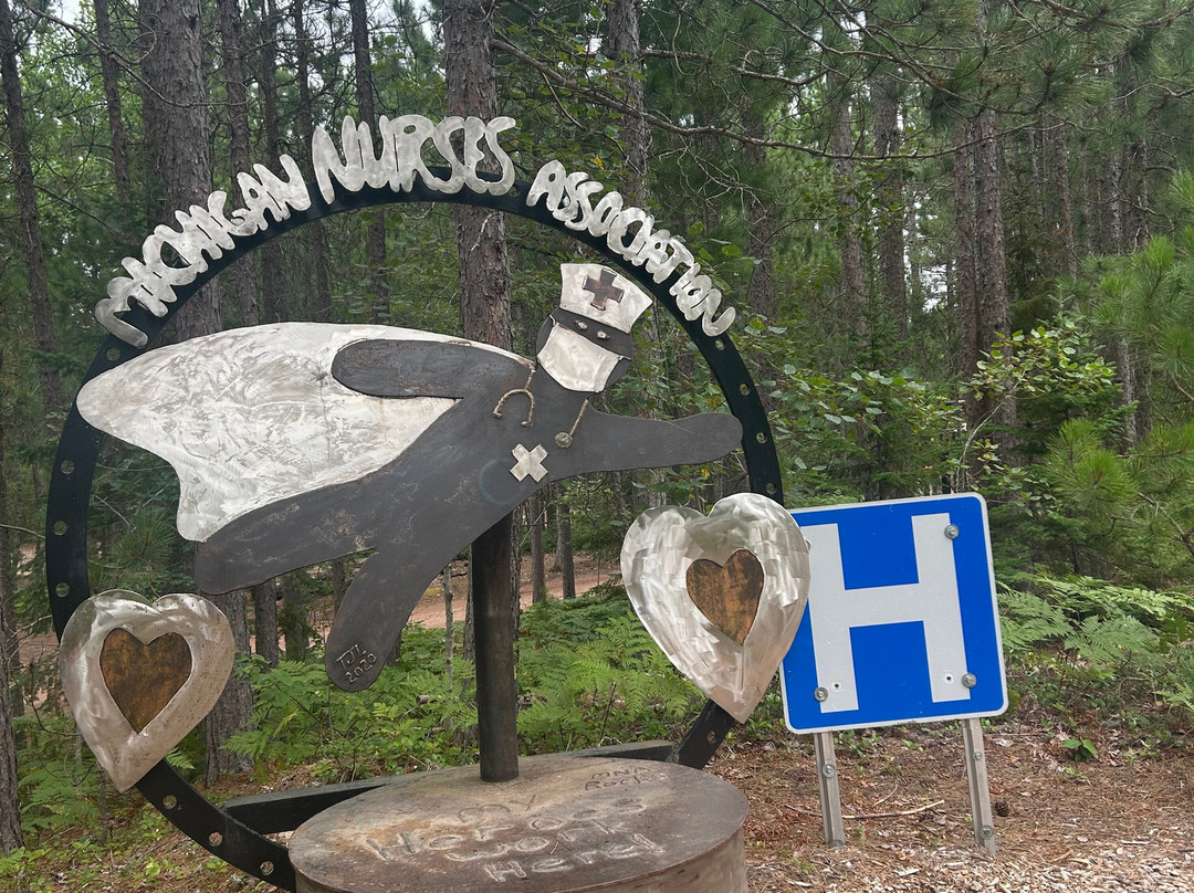 Lakenenland Sculpture Park-Marquette必去景点