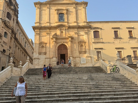 Lucia Majorca - Guida Turistica di Siracusa-锡拉库扎必去景点